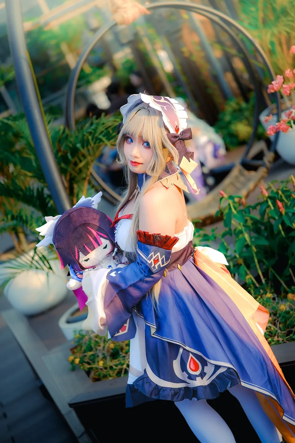 Sandrone cosplay portrait photographed by Nayota