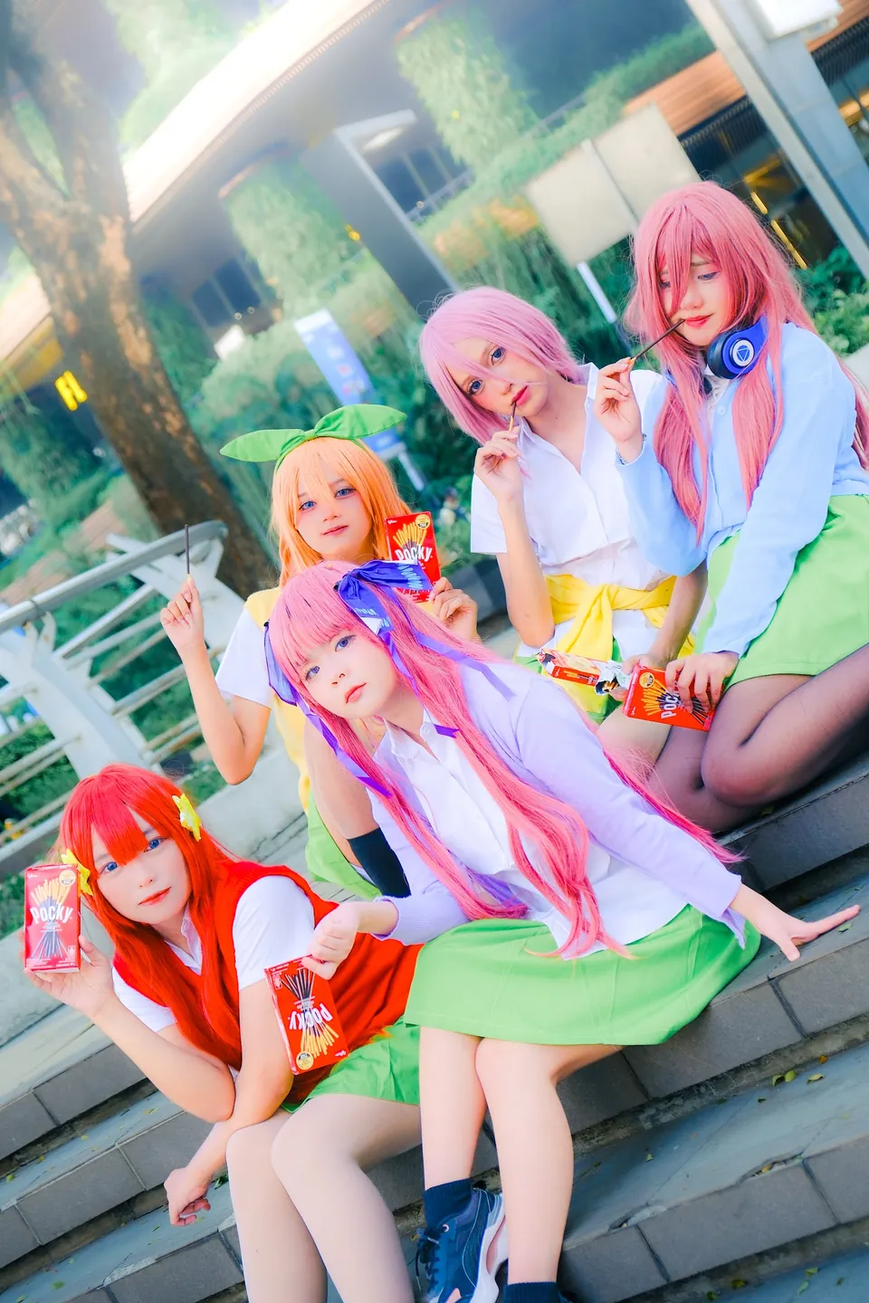 Gotoubun no Hanayome group photographed by Nayota